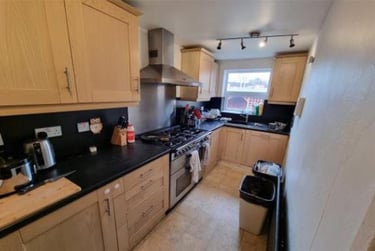 5 bed house, Pelham Crescent, Beeston, NG92ER - Image 2